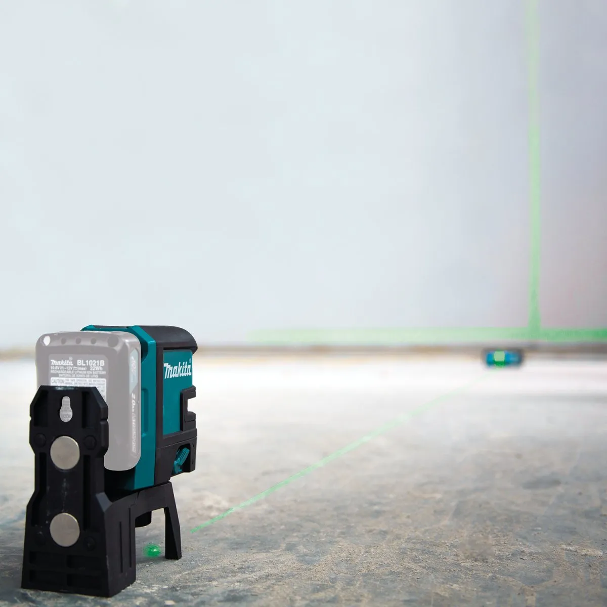 12V Max CXT® Lithium‑Ion Cordless Self‑Leveling Cross‑Line/4‑Point Green Beam Laser (2.0Ah)