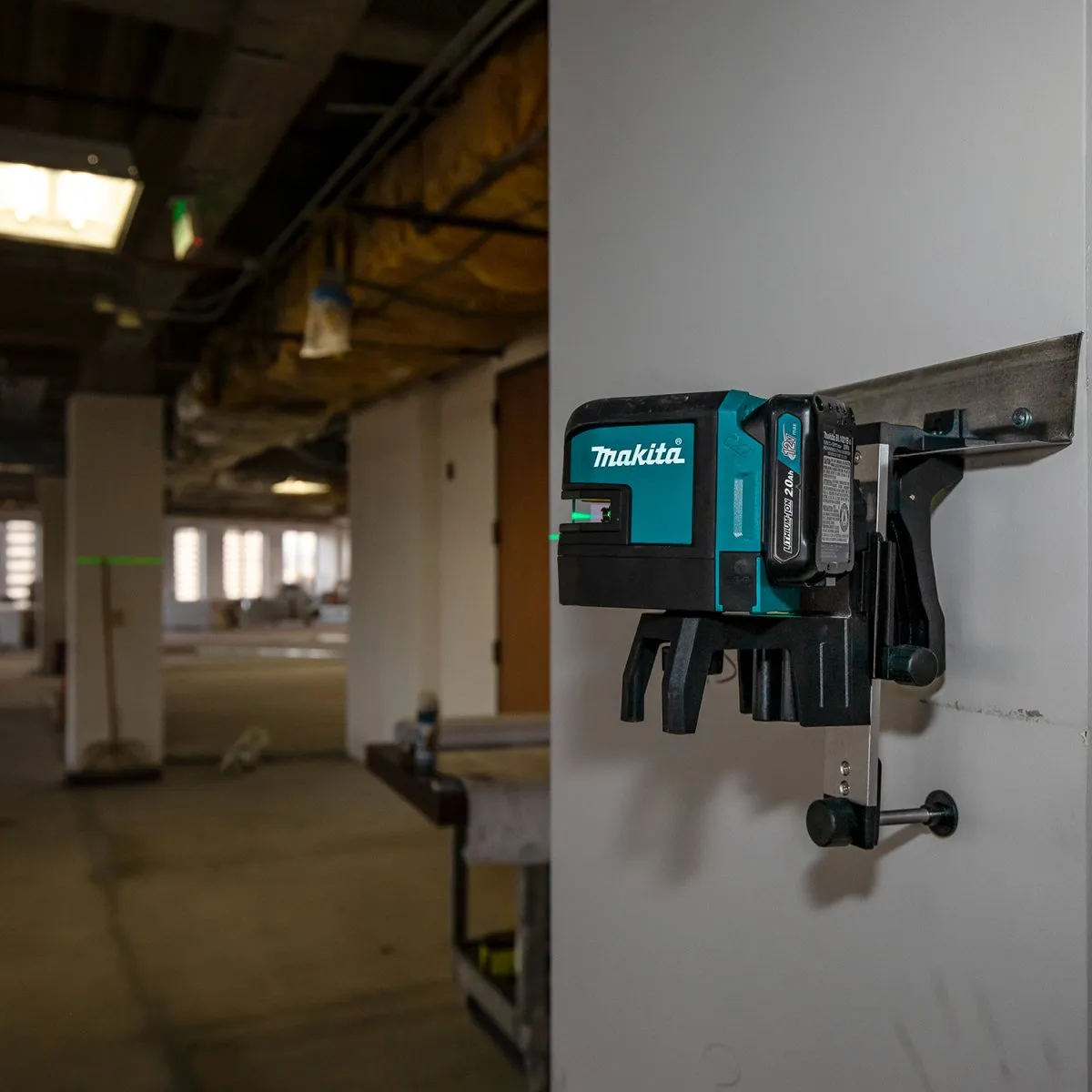 12V Max CXT® Lithium‑Ion Cordless Self‑Leveling Cross‑Line/4‑Point Green Beam Laser (2.0Ah)