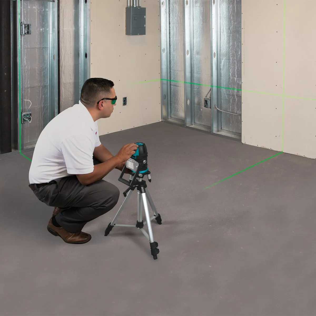 12V Max CXT® Lithium‑Ion Cordless Self‑Leveling Multi‑Line/Plumb Point Green Beam Laser, Tool Only