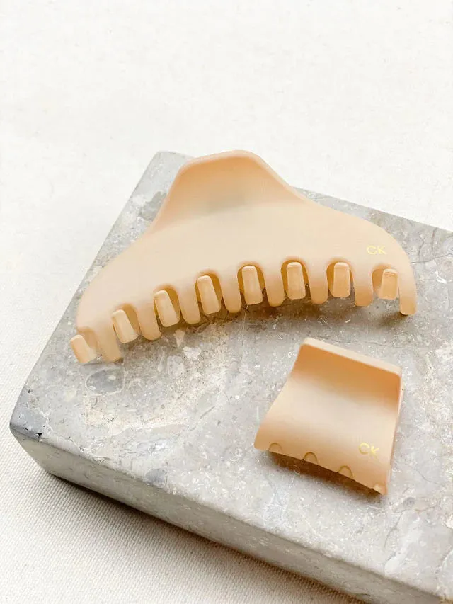Chelsea King French Claw - Matte Creme