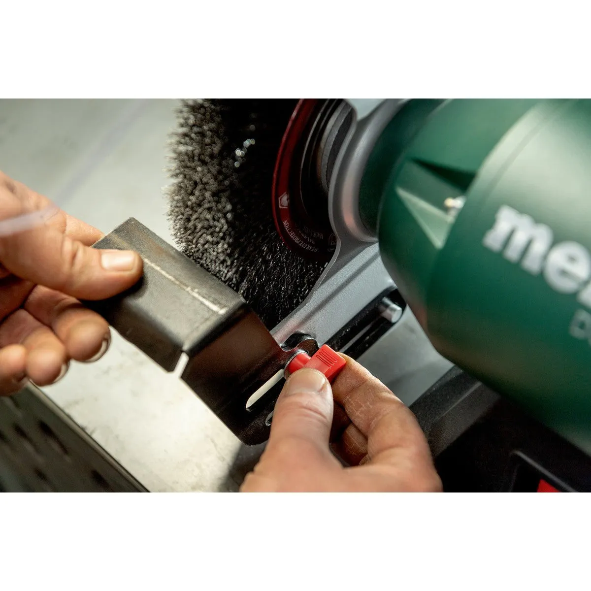 Metabo DS 150 Plus Bench Grinder - 604160420