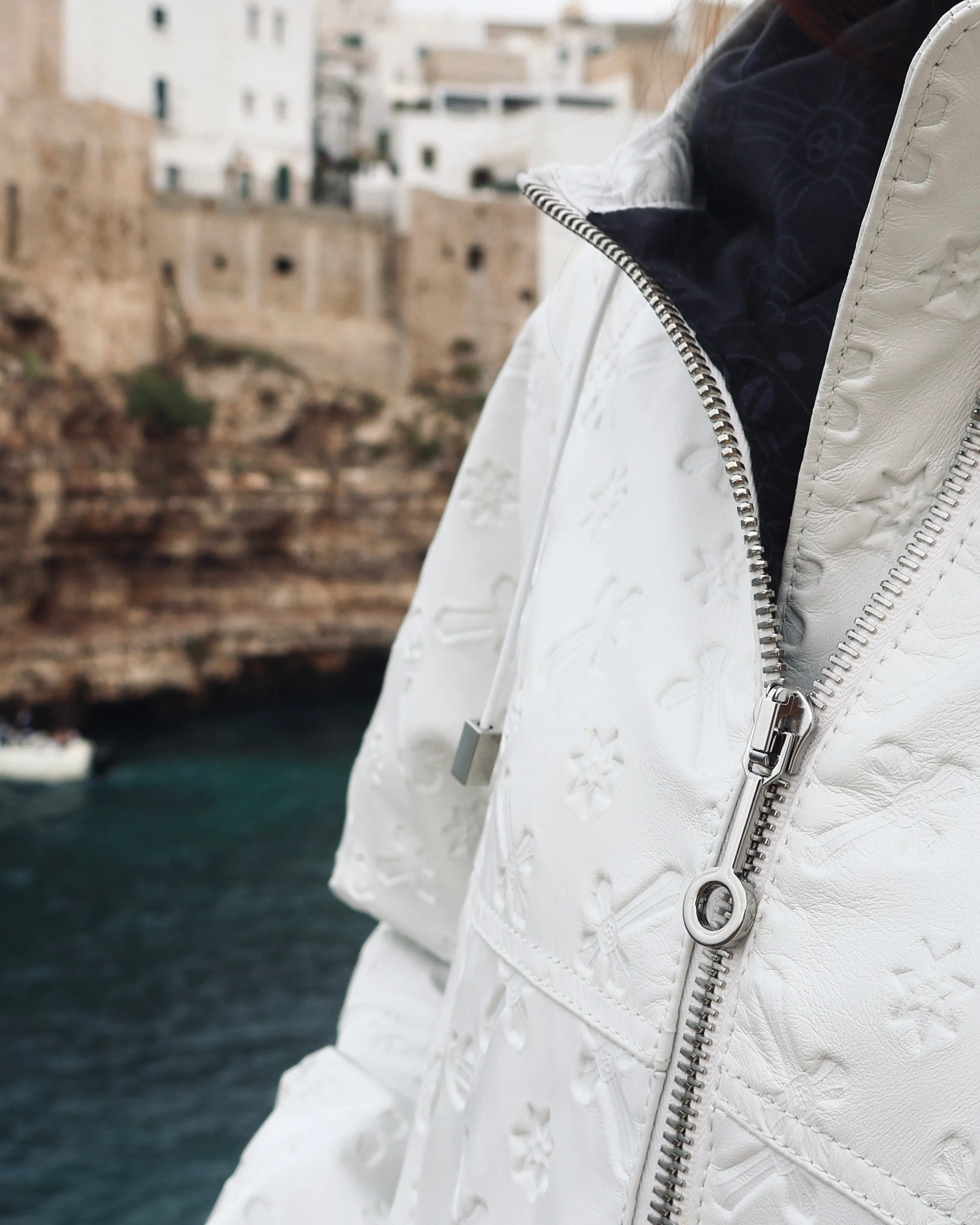WHITE LEATHER HOODED PADDED JACKET